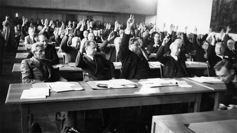 Die finale Abtimmung über das deutsche Grundgesetzes 1949
